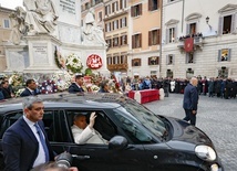 Franciszek do Maryi: bądź z matkami widzącymi cierpienie swych dzieci