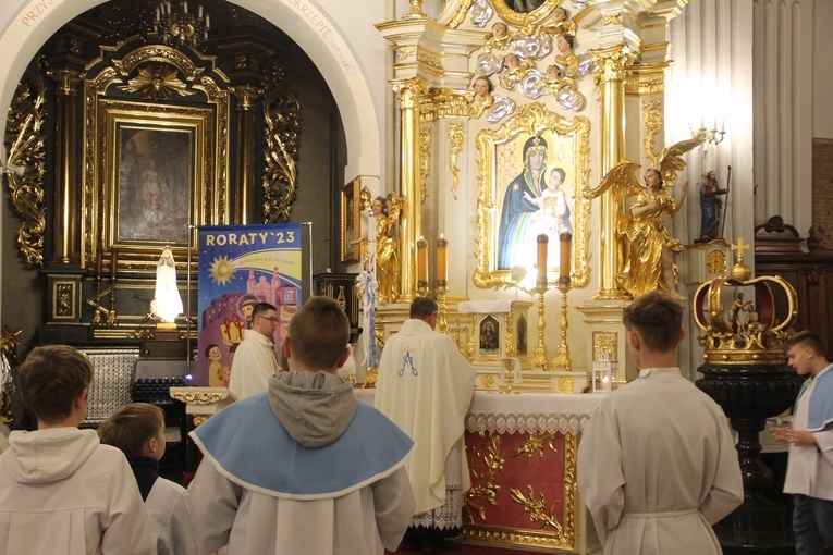 Mielec. Powstanie apostolatu Złota Róża