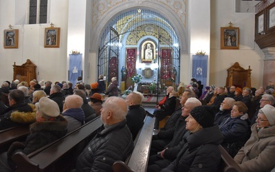 Bp Marcinkowski w Przasnyszu: Z Maryją uczyńmy miejsce Bogu w naszym życiu