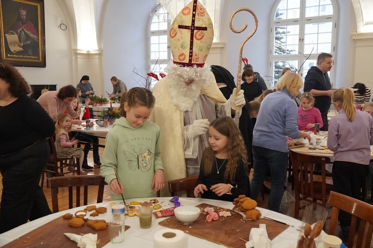 Bożonarodzeniowe warsztaty w trzebnickim klasztorze