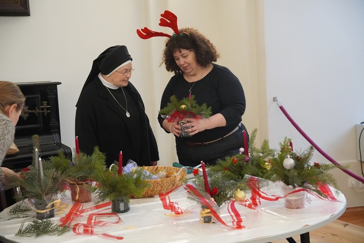 Bożonarodzeniowe warsztaty w trzebnickim klasztorze