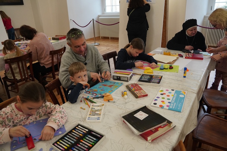 Bożonarodzeniowe warsztaty w trzebnickim klasztorze