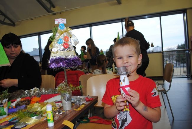 Dzieci również dobrze się bawią.