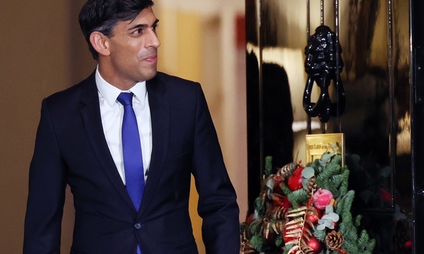 W. Brytania: walczący o przetrwanie premier Sunak prosi o wsparcie lidera opozycji