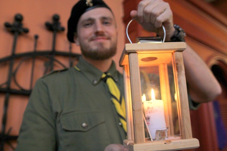 Prochowice. Betlejemskie Światełko Pokoju