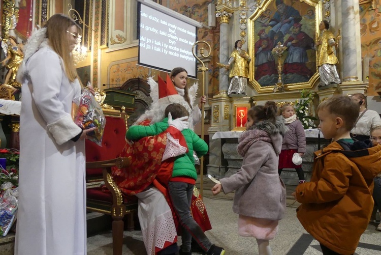 Wprowadzenie relikwii św. Mikołaja do bazyliki w Rychwałdzie