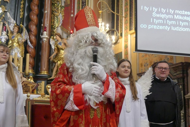 Wprowadzenie relikwii św. Mikołaja do bazyliki w Rychwałdzie