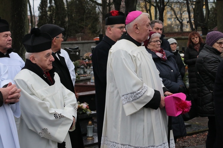 Płock. Pogrzeb ks. prał. Janusza Śniegockiego (1942-2023)