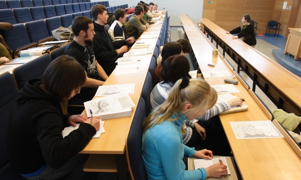 Włochy. Gest umierającej profesorki dla studentów