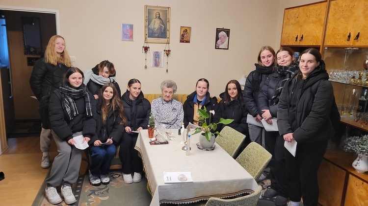 Ustecka młodzież u seniorów
