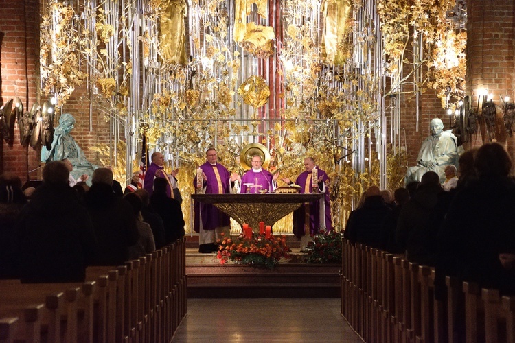 Liturgia w 42. rocznicę wprowadzenia stanu wojennego