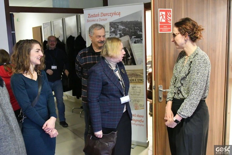 Trzy pergaminy z archiwum diecezjalnego już po konserwacji