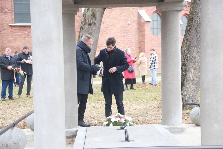 Odnowiony nagrobek polskiego premiera 