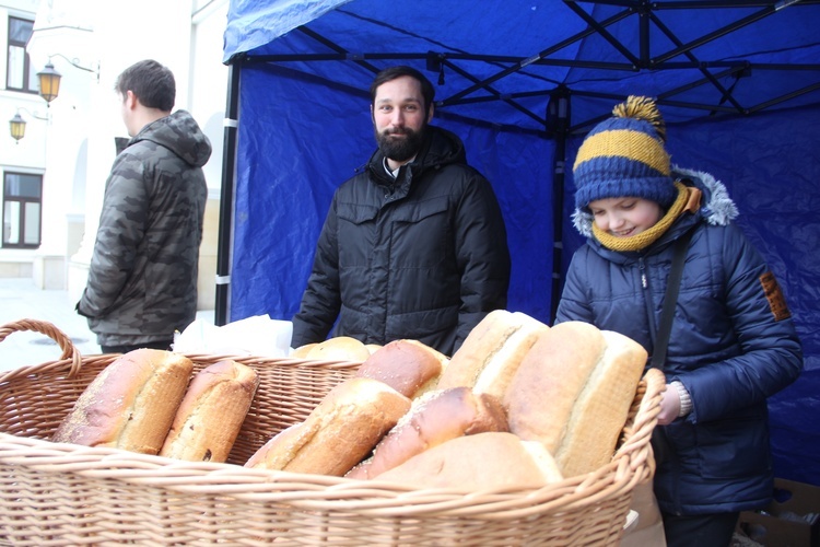 Tuchów. XVII Misyjny Jarmark z Aniołami