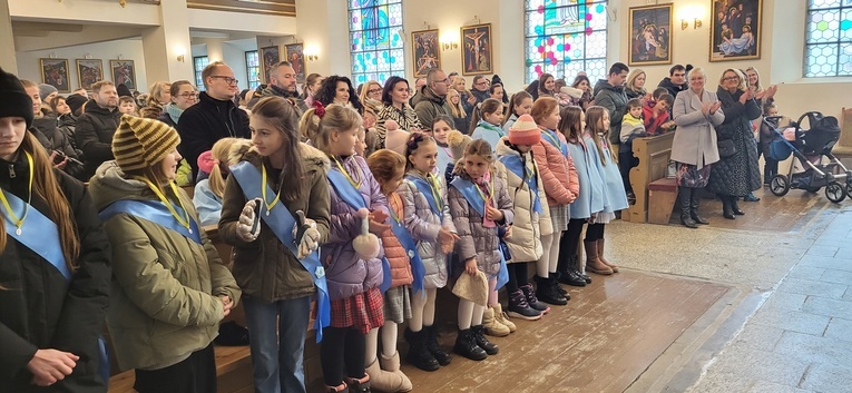 Marianki z parafii pw. Narodzenia NMNP w Smolcu