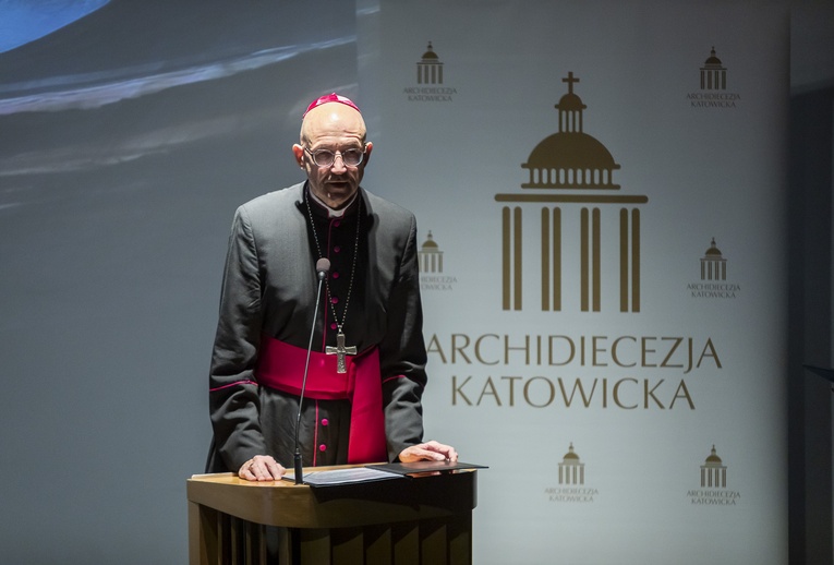 Spotkanie świąteczne z abp. Adrianem Galbasem w auli WTL UŚ, 21 grudnia 2023 r.