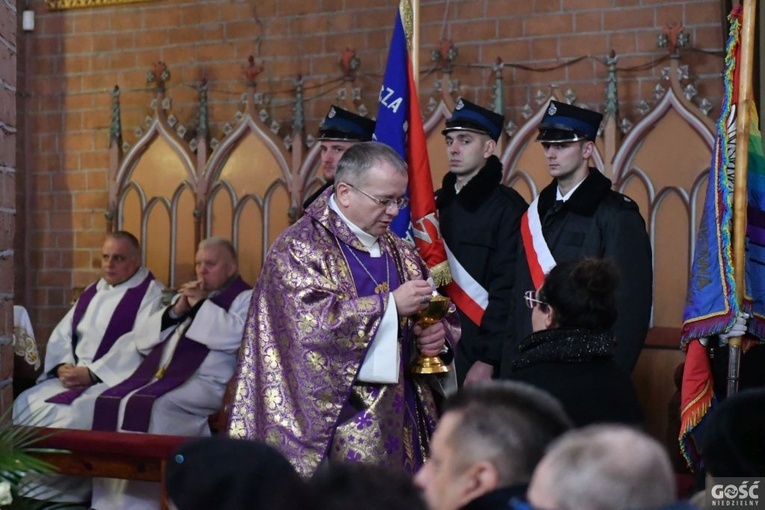 Mieszkańcy Słońska pożegnali swojego wieloletniego proboszcza