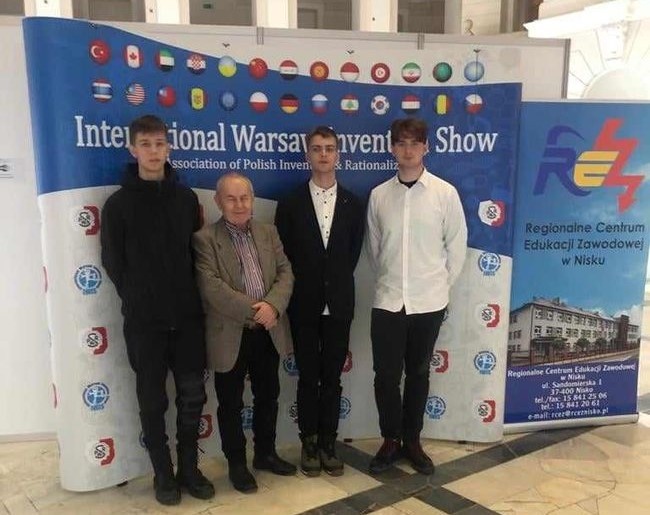 Brązowa ekipa z Niska.