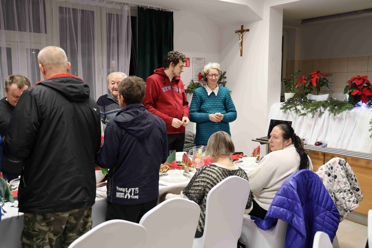 Wigilia dla ubogich i inauguracja "żywej szopki” w Sandomierzu