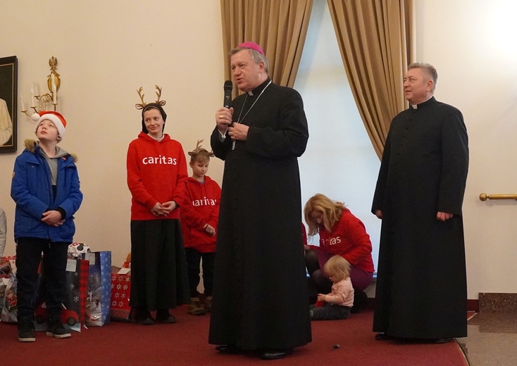 Finał akcji "Nasza Paka" Caritas Archidiecezji Wrocławskiej