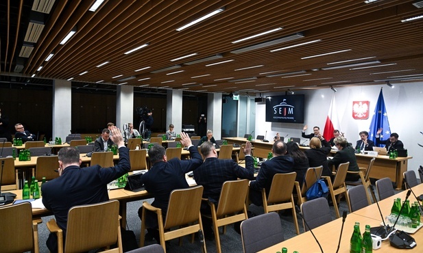 Sejmowa komisja śledcza ds. tzw. wyborów kopertowych - świadkami będą m.in. M. Morawiecki i J. Kaczyński