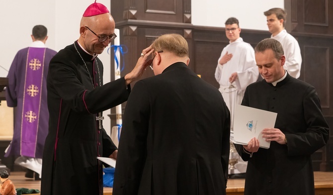 Diakoni i akolici rozpoczną posługę na parafiach 19 lutego.