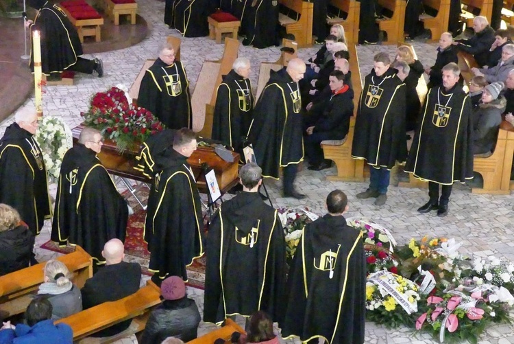 Pogrzeb śp. Piotra Jędrzejki - komandora Rycerzy św. Jana Pawła II