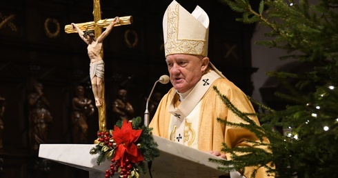 Kard. Nycz: Trzeba uwierzyć w ogromną miłość Boga do człowieka