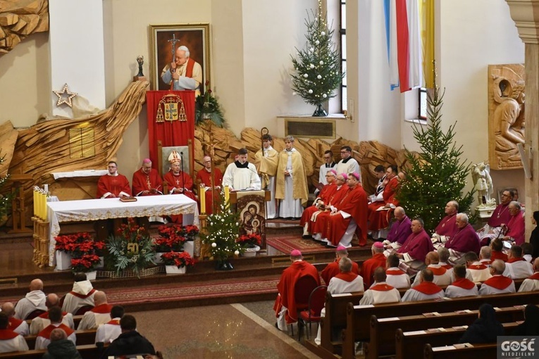 Rozpoczęły się uroczystości jubileuszowe bp. Pawła Sochy