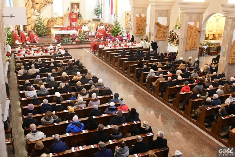 Rozpoczęły się uroczystości jubileuszowe bp. Pawła Sochy