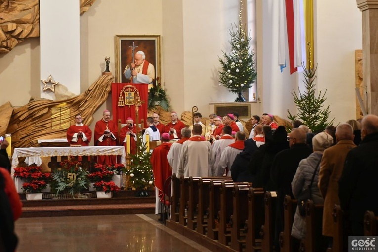 Rozpoczęły się uroczystości jubileuszowe bp. Pawła Sochy