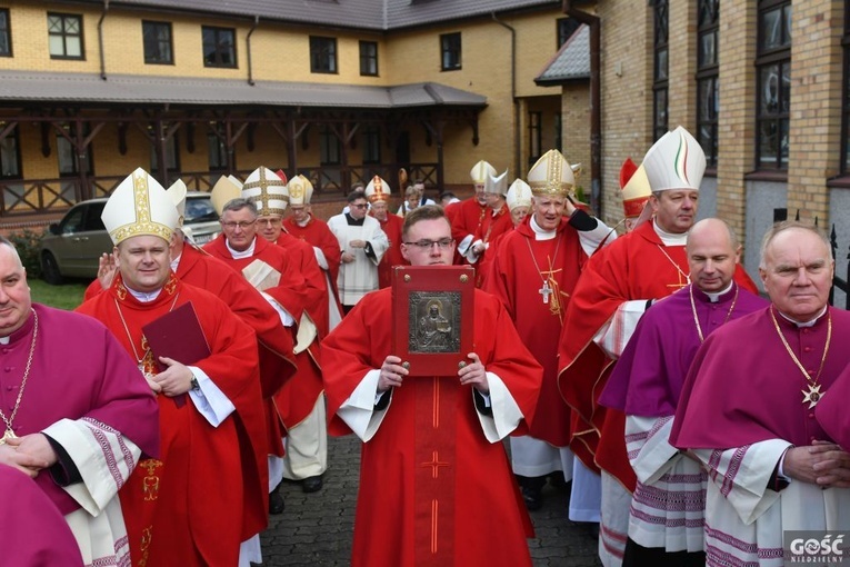 Rozpoczęły się uroczystości jubileuszowe bp. Pawła Sochy