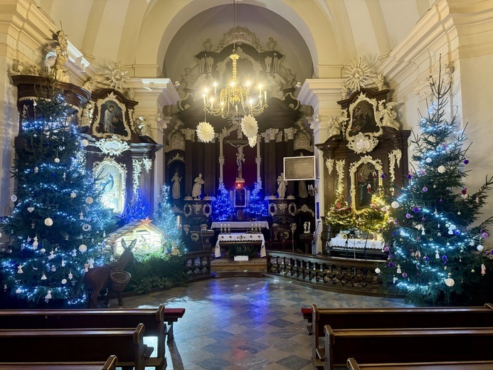 Płock. Wystrój świąteczny w kościele pw. św. Jana Chrzciciela