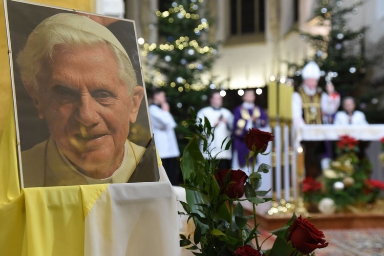 Podziękowanie za Benedykta XVI w tarnowskiej katedrze.