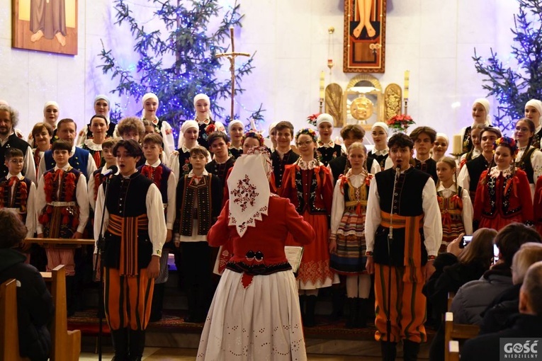 Mali Gorzowiacy z kolędą u kapucynów