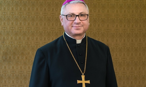 Bp Miziński: prośmy w nowym roku Chrystusa o pokój i pojednanie