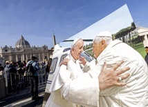 Rzecznik Watykanu: Franciszek pierwszy był w domu Benedykta XVI po jego śmierci