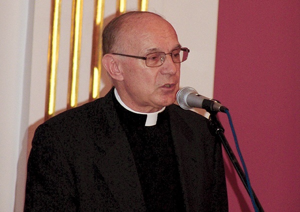 Przez 41 lat  ksiądz profesor był wykładowcą teologii dogmatycznej i ekumenizmu w Wyższym Seminarium Duchownym w Płocku, znało go więc wiele pokoleń duchownych.