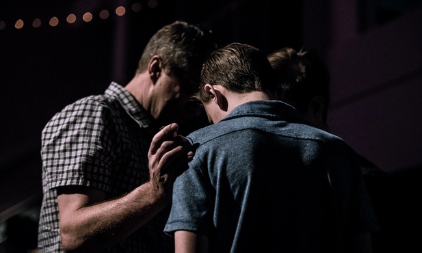 W kursie mogą wziąć udział osoby związane ze wspólnotami katolickimi. 