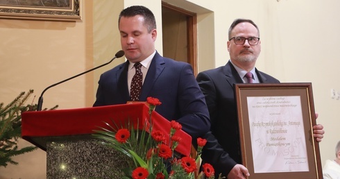 Parafia św. Antoniego w Radziwiłłowie Mazowieckim z okazji jubileuszu została odznaczona medalem "Pro Masovia".