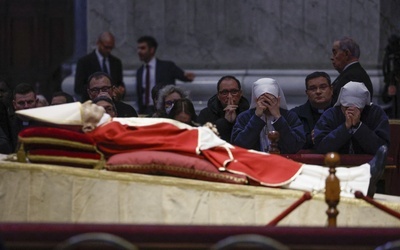 Przebieg pogrzebu Benedykta XVI