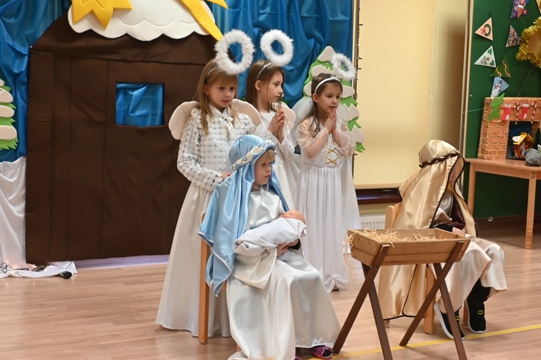 Międzynarodowe jasełka u prezentek