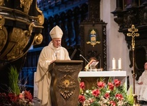 Mszy św. przewodniczył świętujący rocznicę święceń bp Wiesław Szlachetka. 
