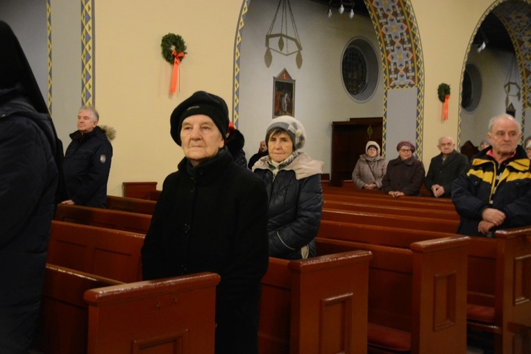 Msza św. żałobna za zmarłego papieża Benedykta XVI