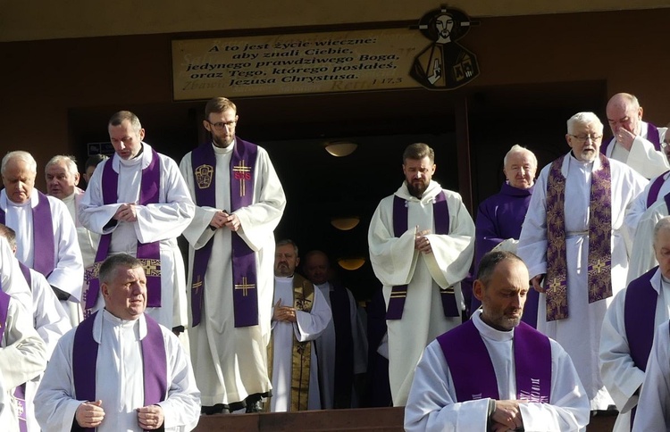 Uroczystości pogrzebowe śp. ks. Tadeusza Słoniny SDS w Bielsku-Białej Cygańskim Lesie