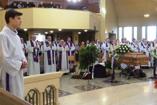 Uroczystości pogrzebowe śp. ks. Tadeusza Słoniny SDS w Bielsku-Białej Cygańskim Lesie