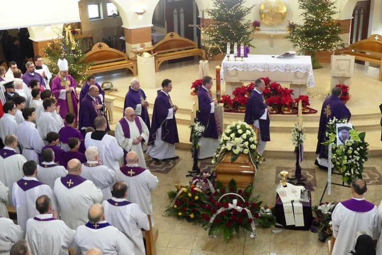 Uroczystości pogrzebowe śp. ks. Tadeusza Słoniny SDS w Bielsku-Białej Cygańskim Lesie