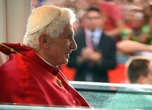 Abp Budzik: Benedykt XVI umacniał fundamenty wiary, bardzo ukochał Jana Pawła II
