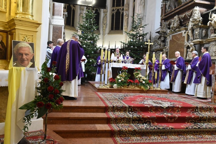 Podziękowanie za Benedykta XVI