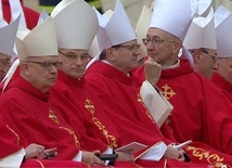 Bp Marek Mendyk w czasie Mszy św. pogrzebowej papieża Benedykta XVI.